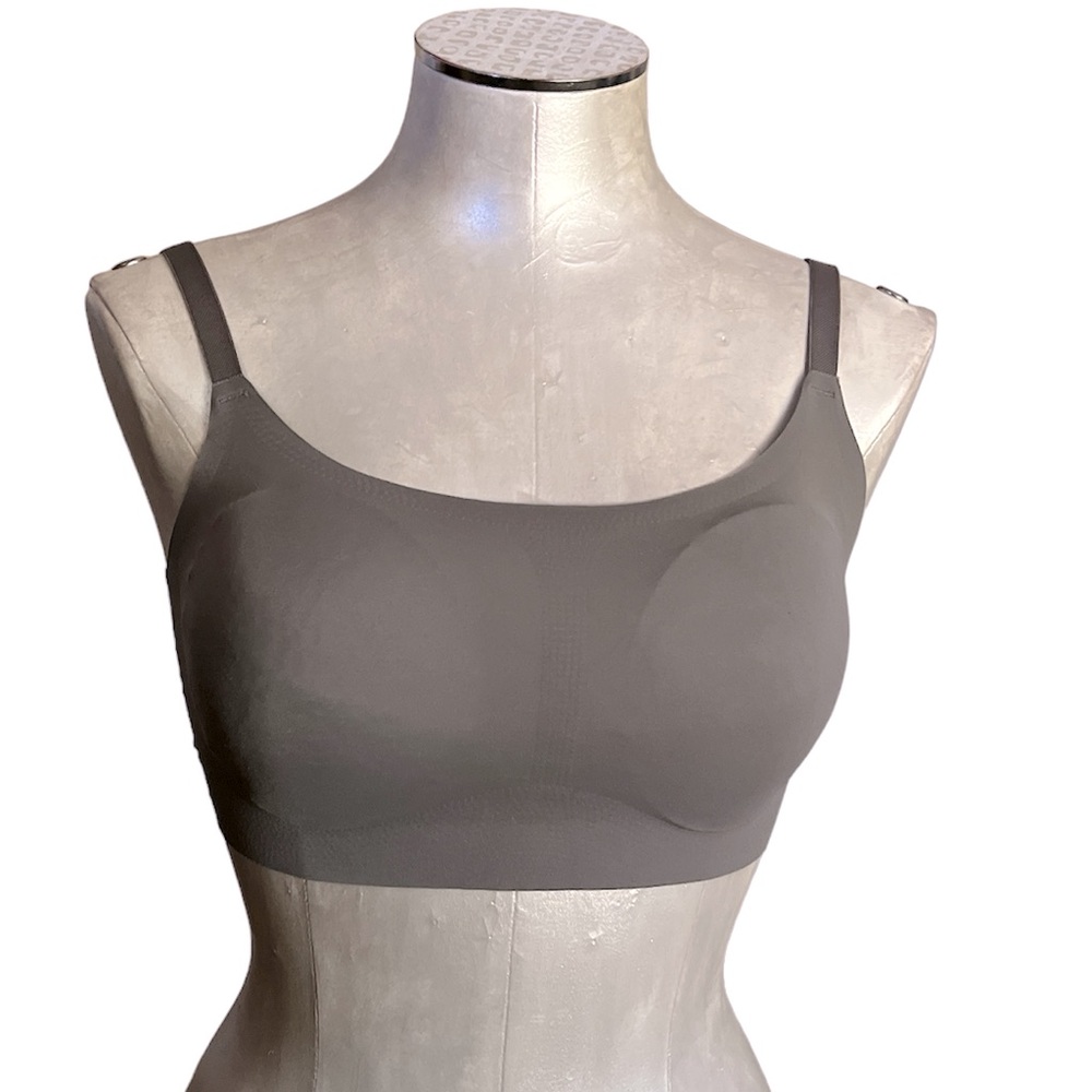 TRUE & Co. Women’s Wireless Bra Color Gray Removable Cups gray size medi…